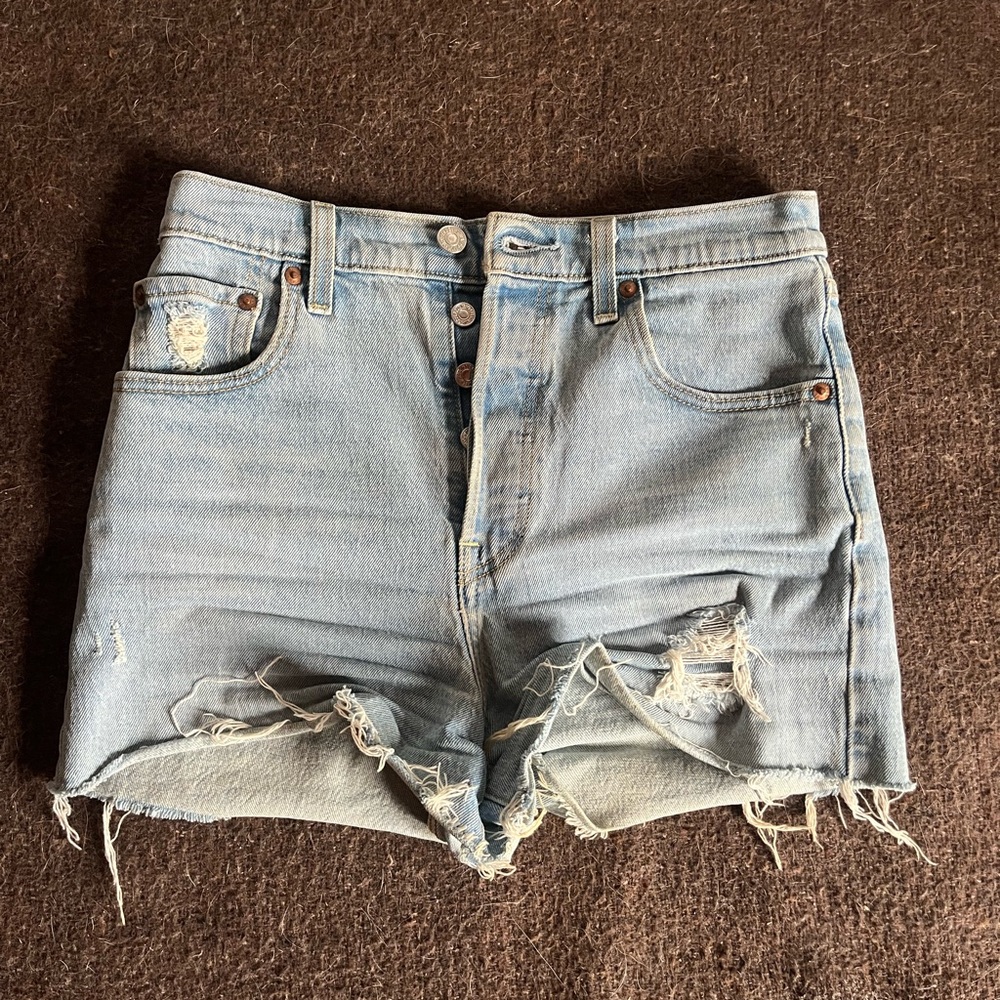 Women’s Levi's Light Blue Ribcage Distressed Jean Shorts